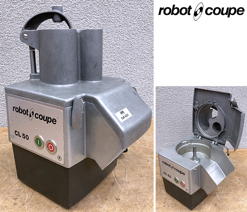 COUPE LEGUMES ELECTRIQUE DE 550 WATTS DE MARQUE ROBOT COUPE MODELE CL50. VENDU SANS DISQUE DE COUPE. 230 VOLTS. 60 X 38 X 30.5 CM.