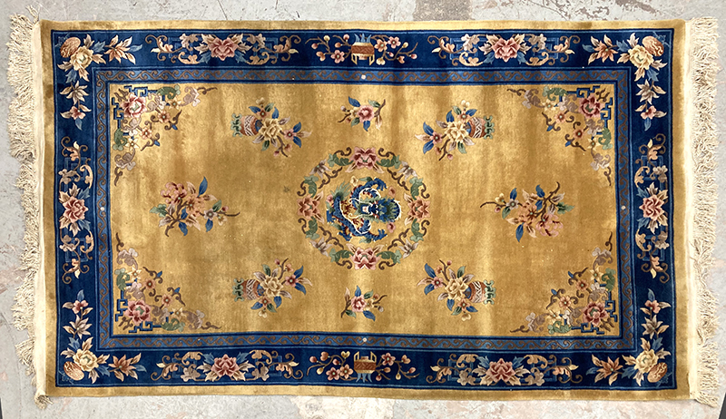 TAPIS CHINOIS EN LAINE. 250 X 151 CM.