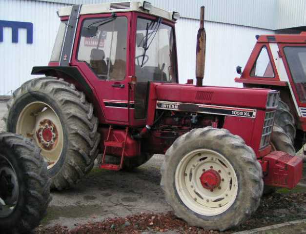 TRACTEUR AGRICOLE CASE IH 1055 XL. 100CV 4RM 4RM 1982